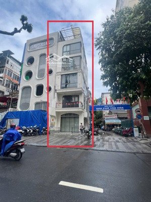 góc 2 mặt tiền, ngang 17m, có thang máy - cho thuê nhà 40 trần cao vân, quận 3