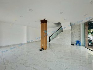 cho thuê nhà 3 tầng lô góc 2 mặt tiền điện biên phủ - khu trung tâm sầm uất