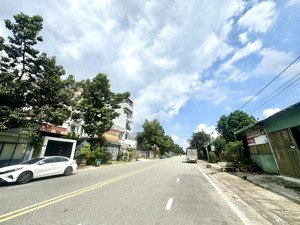 bds vị trí siêu đẹp, gần vòng xoay trung tâm thương mại, ga metro.siêu thị, bệnh viện đầy đủ giá 3t