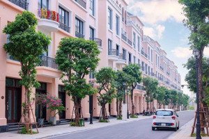 cần bán gấp cọ xanh 52m2 đông nam vị trí đẹp ngay đầu hồi chung cư đã hoàn thiện tầng 1