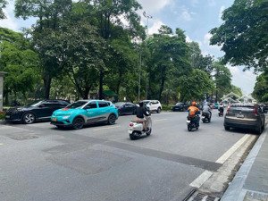 mặt phố võ chí công - lô góc - dt 55m x 5 tầng - mặt tiền 10m - giá 28 tỷ