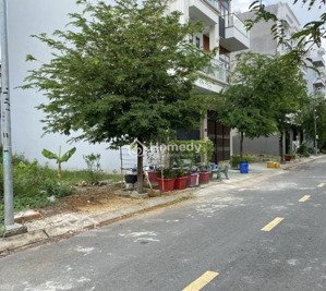 kẹt tiền bán gấp lô đất 85m2- 850tr liền kề eaon mall thuận an khu vực đông đúc đầu tư tốt -shr