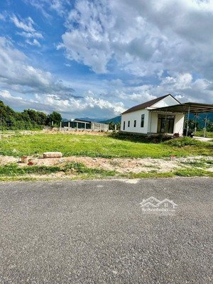 đất mặt tiền đường nhựa suối tiên giá rẻ