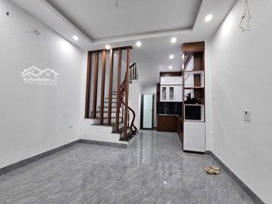 trời ơi, nhà cực đẹp sát phố ngọc thuỵ - long biên 30m x 5t mà có 6.8tỷ thương lượng mạnh