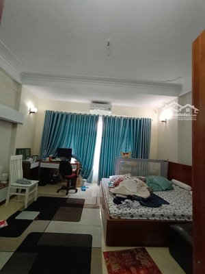 bán liền kề xala 80m2, 5tầng,mt5m .giá 21tỷ. phân lô vỉa hè rộng. giá rẻ nhất khu vực