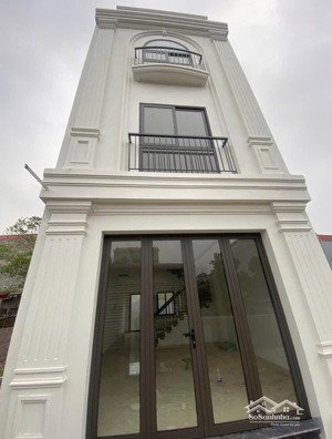 siêu hot giảm 200tr trong tuần nhà 58m2, 3 tầngphúc thịnh, đông anh,gần cầu nhật tân 