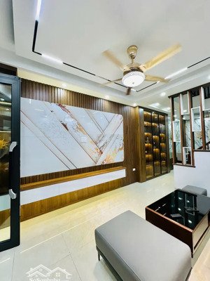 bán nhà tân mai 40m² x 4 tầng phân lô ngõ thông - full nội thất ở ngay - giá chỉ 9.95 tỷ