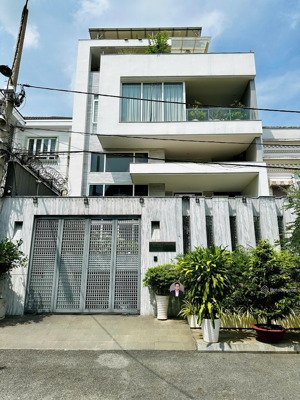 chủ rất cần bán gấp căn biệt thự mặt tiền nguyễn bá huân - thảo điền - dt 8x27m - 4 tầng giá 37 tỷ