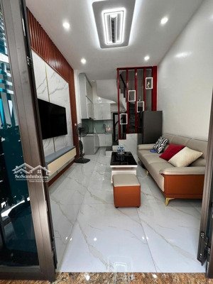 lô góc tân mai, ngõ thông vf3, tương lai ra mặt phố, 30m*5t chỉ 6.4tỷ