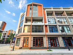 chính chủ cắt lỗ căn liền kề áp góc tại vinhomes ocean park 3 - giá 8,8 tỷ gần công viên, đường lớn