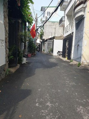 bán nhà 1/ lê đức thọ p15 gò vấp, dt:4.6x22m, trệt 2lầu st, hẻm xe hơi, giá 12 tỷ còn thương lượng