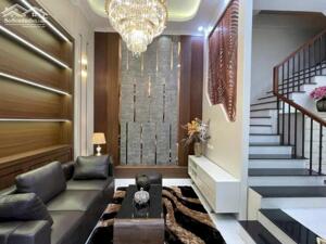 Bán nhà mặt phố Phạm Văn Đồng 38m2 mặt tiền rộng vỉa hè rộng 22.9 tỷ