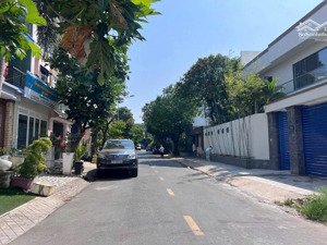 chỉ 148 triệu/m2. đất mặt tiền cụm giang văn minh, kế đường an phú. quận 2. dt(5x27m). cn 135m2.