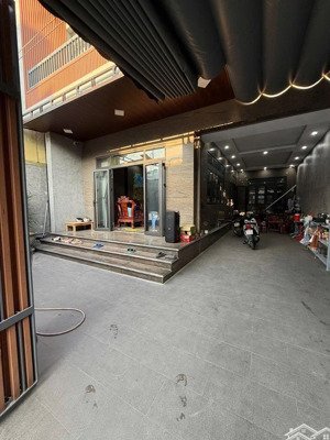 bán gấp nhà phố 1 trệt 1 lầu kdc tân phong ngang 8m giá 10ty5