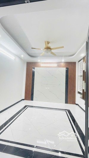 bán nhà 5 tầng mới koong full nộithất gồm 3ngủ khép kín 4wc,p khách p bếp,pthờ sân phơi, giá 5,55ty