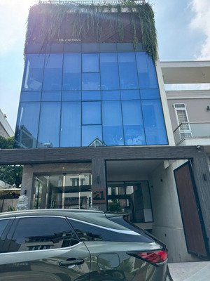 thảo điền, 115 triệu/m2. nhà ngay cụm quốc hương, kế nguyễn văn hưởng. dt(10x23m).ctxd: hầm. 6 tầng