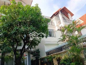 ngộp bank bán gấp biệt thự quận 2 300m2 (10 x 30) 4 tầng giảm còn 56,5 tỷ tl