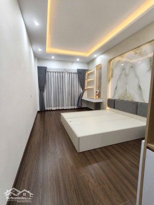 bán nhà 6 tầng, thang máy, 38m, 4 phòng ngủ khép kín, thái thịnh - đống đa