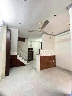 nhà nc - lê văn sỹ - 4,2x7m - 1 trệt 2 lầu - 2pn 3wc - 12 triệu tl - hằng xem nhà