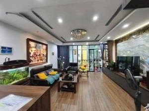 hoàng cầu 62m2 8 tầng ô tô hơn 20 tỷ