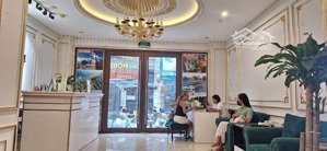 mặt phố nguyễn văn tố, hoàn kiếm. bán toà khách sạn 8 tầng, khai thác 250tr/th. sổ đỏ chính chủ.
