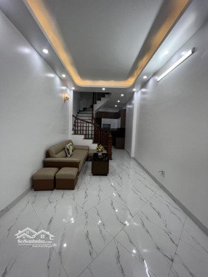 ** nhà mới ô tô đỗ cửa lô góc gần hồ đống đa**