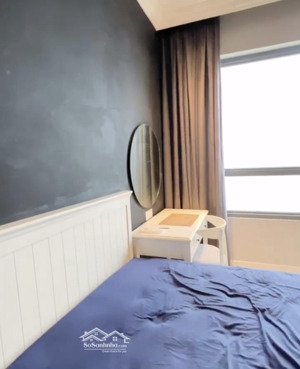 người nhà cần cho thuê gấp căn hộ tại vinhomes golden river giá chỉ 28tr 2pn gần full nội thất