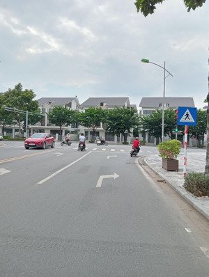 bán 35m2 đất mặt phố nguyễn văn trỗi, mỗ lao, hà đông - mt5m - ô tô vào đất - chỉ 10 tỷ