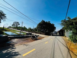 cắt lỗ 300 triệu chính chủ cần bán gấp lô 100m² ngay trung tâm xã, khu dân cư đông đúc.