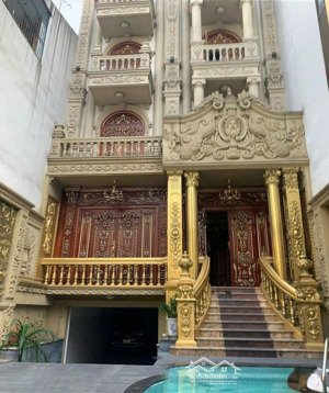 định cư bán lỗ biệt thự dát vàng 2 mặt tiền 5 tầng + hầm + thang máy gần sân bay gía 37,9 tỷ.