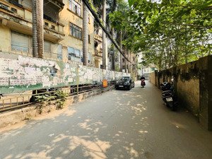 bán nhà cầu giấy tt quận dt 50/56m x 5t x mt 5,6m giá 14,8 tỷ có thương lượng