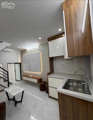 Cho thuê nhà ngõ chợ Khâm Thiên, 3 tầng x 23m2, 3 ngủ, 2 vệ sinh, 8.5 Triệu