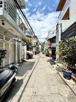 hẻm xe hơi,lê văn duyệt, 32,8m2 x 3.9m x 4 tầng, 4.368tỉ