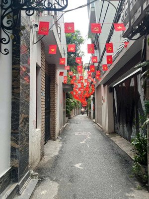 - nhà đẹp dân xây - hoàn kiếm - lô góc gần ô tô tránh - dt 37 m - mt 4,5 m - 5 tầng 7 tỷ sổ đỏ