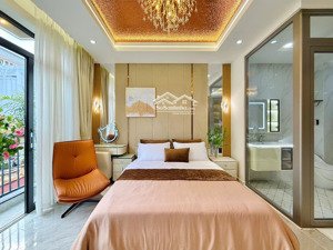 nhà đẹp 5 tầng ở ngay khu bàu cát, dt: 4.9x17m, giá chỉ 11.5 tỷ còn thương lượng