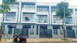 nhỉnh 10 tỷ/136m2(5x27) nhà 4 tầng khu đô thị đông tăng long, quận 9