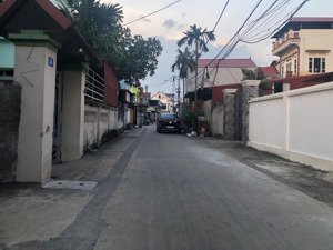 chính chủ cần bán đất thổ cư tại phù lỗ sóc sơn hà nội
diện tích: 201m thổ cư
mặt tiền: 4,7m
đ