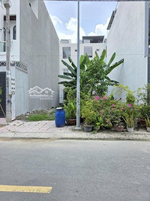 kẹt tiền bán gấp lô đất 100m2- 880tr ngay vĩnh phú 38,thuận an,bình dương giá mềm nhất khu vực, shr