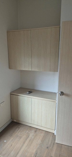 cần bán căn 2 ngủ toà b westbay tầng 12 giá 3.180 tỷ bao phí lh 