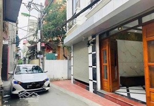nhà hà đông, ô tô qua nhà, gần chợ kinh doanh sầm uất.