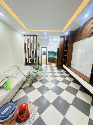 6.28 tỷ-5 tầng-ngõ nông thoáng-trần khát chân-lò đúc-hbt