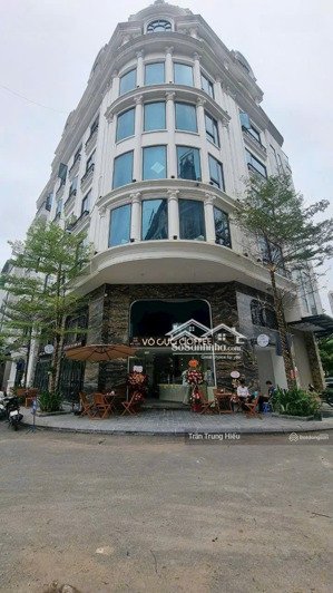 cho thuê nhà mặt phố dịch vọng hậu, toà nhà văn phòng cho làm nhà hàng, diện tích:160m2x7tầng,mt:10