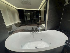 bán nhà cự khối long biên hà nội diện tích: 57m2 * 5m * 7 tầng * 16,350 tỷ view hồ sinh thái