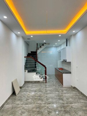 nhà mơi , đân xây , trung tâm , 5 tầng , chỉ có 7.3 tỷ