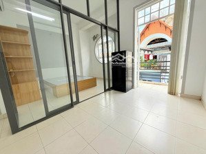 căn hộ 1pn tách bếp 40m2 - đầy đủ nội thất ngay thăng long - công viên hoàng văn thụ giá chỉ 7x