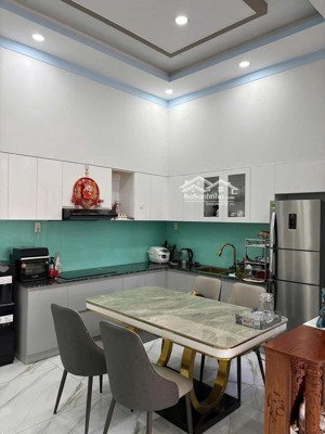 giảm ngay 200 triệu bán gấp nhà 1 trệt 1 lầu hoàn công kdc thiện tân vĩnh cửu giá 3ty150.