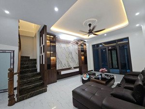 tôi cần bán nhà phố ngô thì sỹ, vạn phúc, hà đông, dt 44m 5 tầng, mặt ngõ, 3 bước ô tô chỉ hơn 7 tỷ