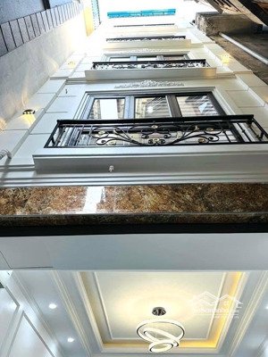 tiếp tục lên cho anh chị một siêu phẩm lô góc 5 tầng tại xuân phương với mức giá vừa bán vừa tặng