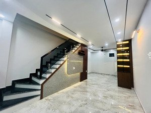 bán nhà hơn 50m2, 3 tầng mới hùng vương, hồng bàng (nội thất cao cấp) chỉ 2,x tỷ.