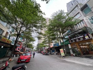 chính chủ bán lk văn khê 82.5m đường 17m vị trí siêu kinh doanh, nhà hoàn thiện, sđcc